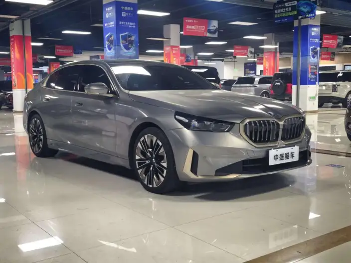 BMW 5 Series 2024 Model 530Li Exclusive Model Luxury Set – фото 3