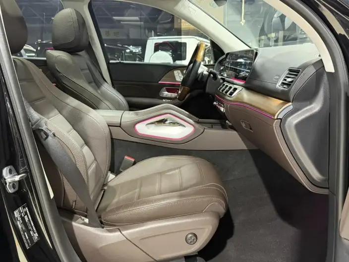 Mercedes-Benz GLS 2023 Model Facelift GLS 450 4MATIC Luxury Model – фото 8