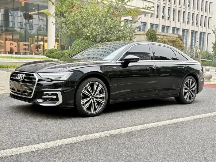 Audi A6L 2025 Model 55 TFSI quattro Exclusive Dynamic Model – фото 1
