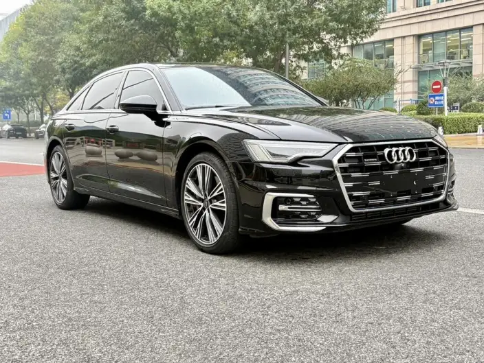 Audi A6L 2025 Model 55 TFSI quattro Exclusive Dynamic Model – фото 3