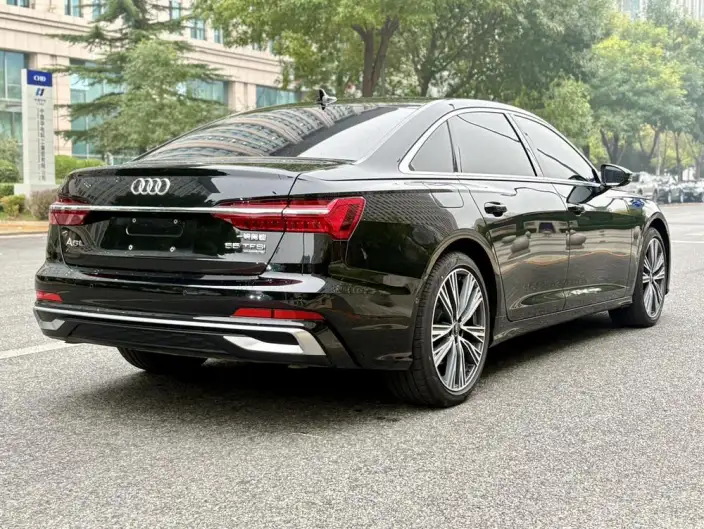 Audi A6L 2025 Model 55 TFSI quattro Exclusive Dynamic Model – фото 5