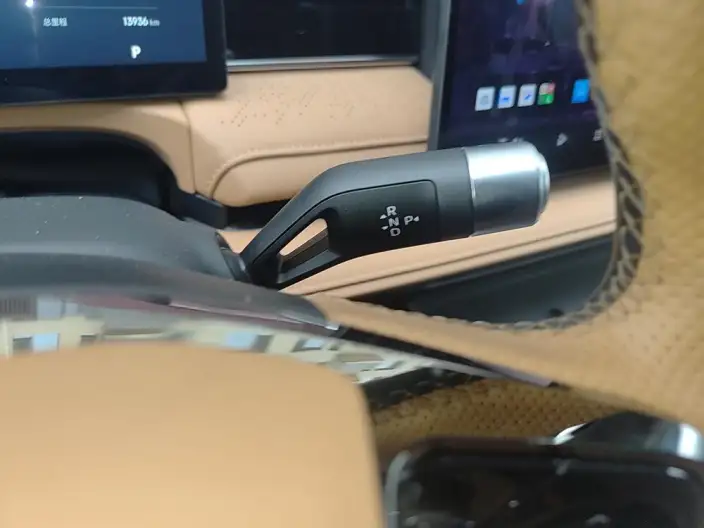 Geely Galaxy E8 PHEV 2025 Model 130km EM-P Galaxy Edition – фото 8