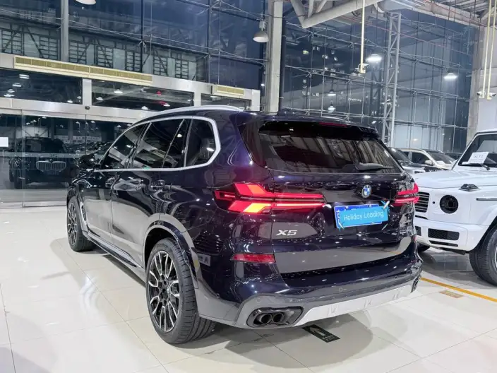 BMW X5 2023 Model xDrive30Li M Sports Set – фото 3