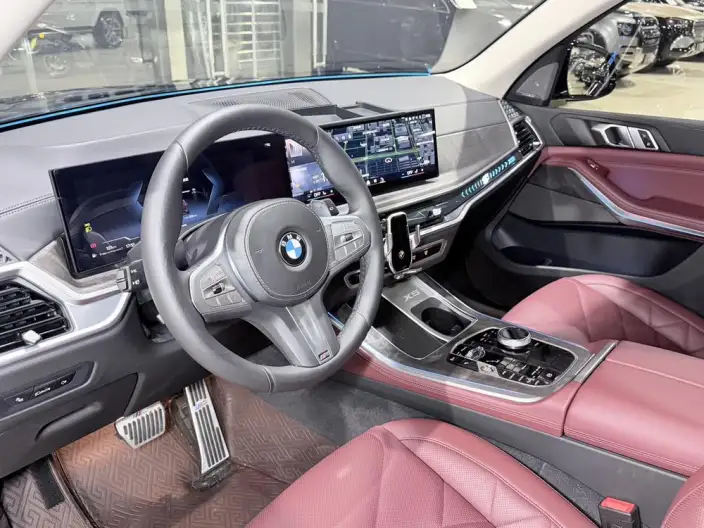 BMW X5 2023 Model xDrive30Li M Sports Set – фото 9