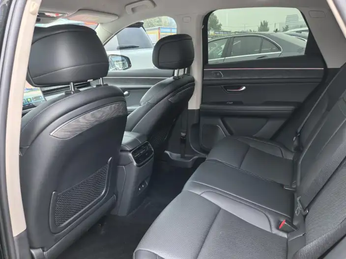 Aito M5 2022 Model Extended Range 4WD Ultimate Edition – фото 10