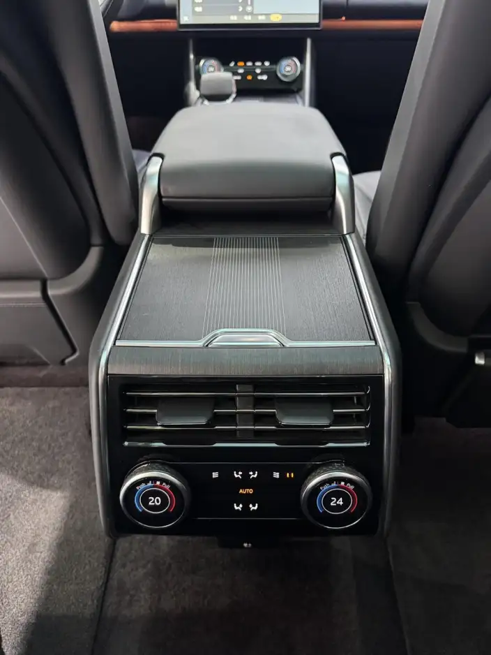 Range Rover 2023 Model 4.4 V8 530PS First Edition Edition – фото 9