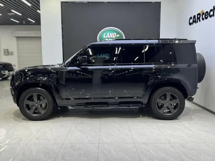 Land Rover Defender 2025 Model 110 3.0T P400 HSE X-Dynamic – фото 4
