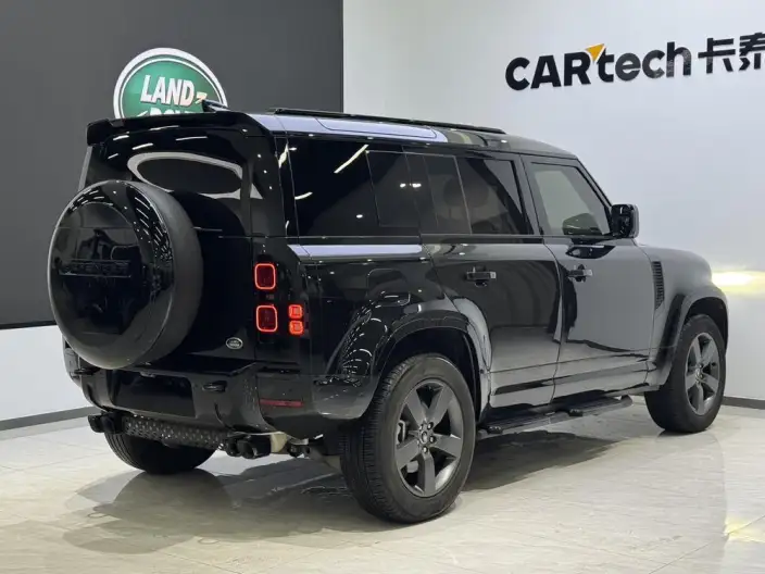 Land Rover Defender 2025 Model 110 3.0T P400 HSE X-Dynamic – фото 7
