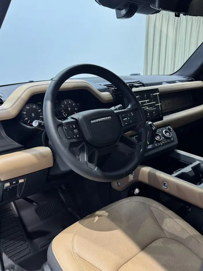 Land Rover Defender 2025 Model 110 3.0T P400 HSE X-Dynamic – фото 9