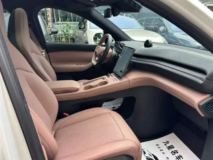 NIO EC6 2024 Model 75kWh – фото 9