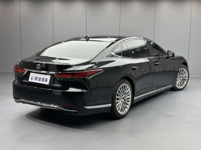 Lexus LS 2024 Model 500h Executive Edition – фото 6