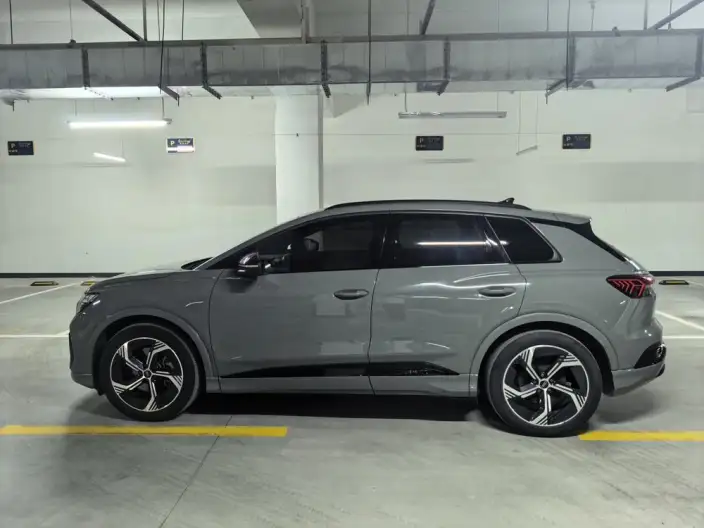 Audi Q4 e-tron 2023 Model 40 e-tron Genesis Night Edition – фото 3