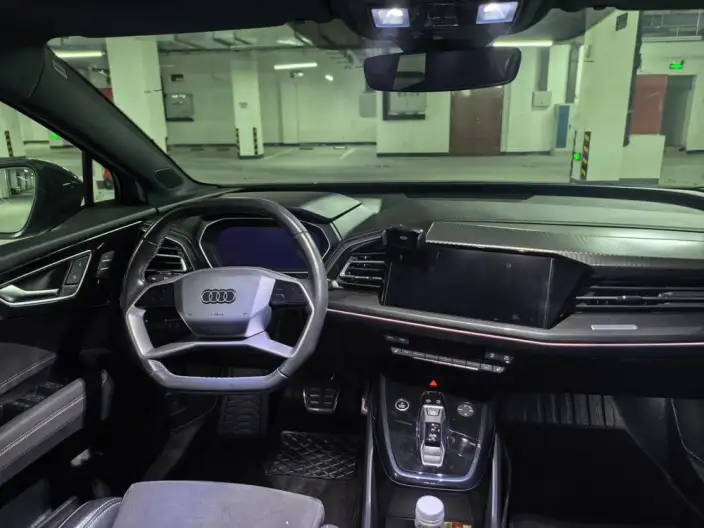 Audi Q4 e-tron 2023 Model 40 e-tron Genesis Night Edition – фото 6