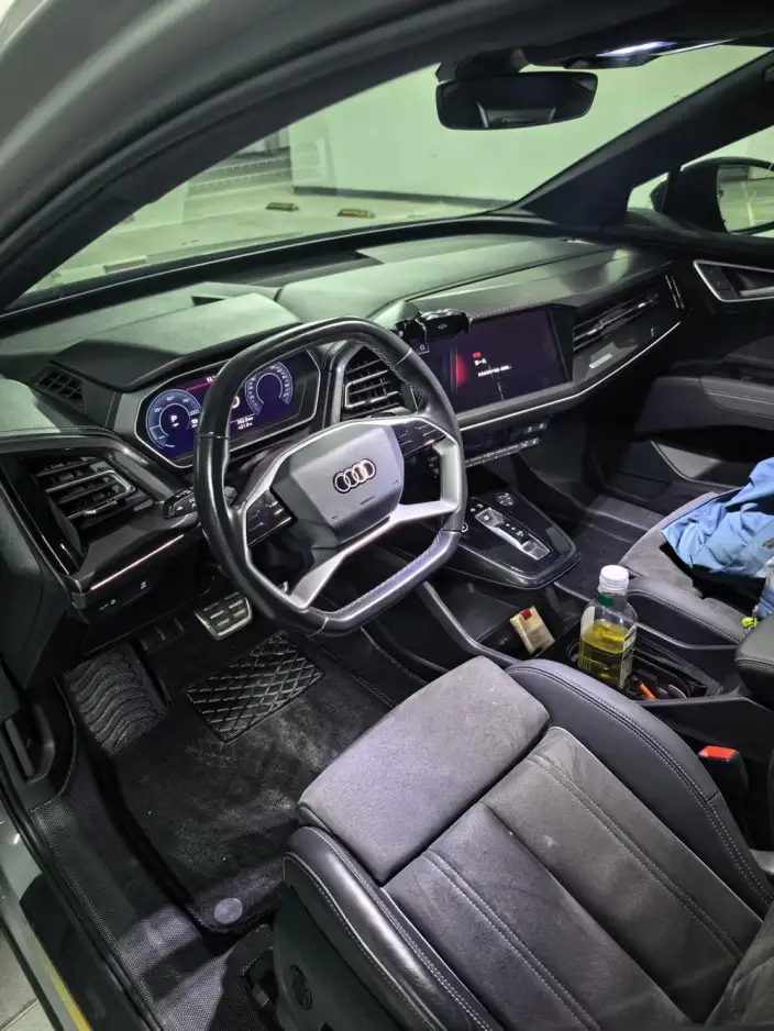 Audi Q4 e-tron 2023 Model 40 e-tron Genesis Night Edition – фото 8