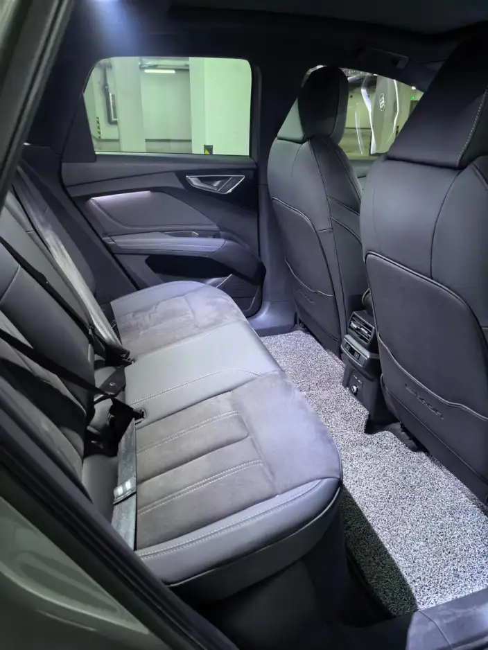 Audi Q4 e-tron 2023 Model 40 e-tron Genesis Night Edition – фото 9