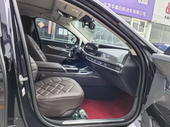 BMW 7 Series 2023 Model 735Li Luxury Set – фото 6