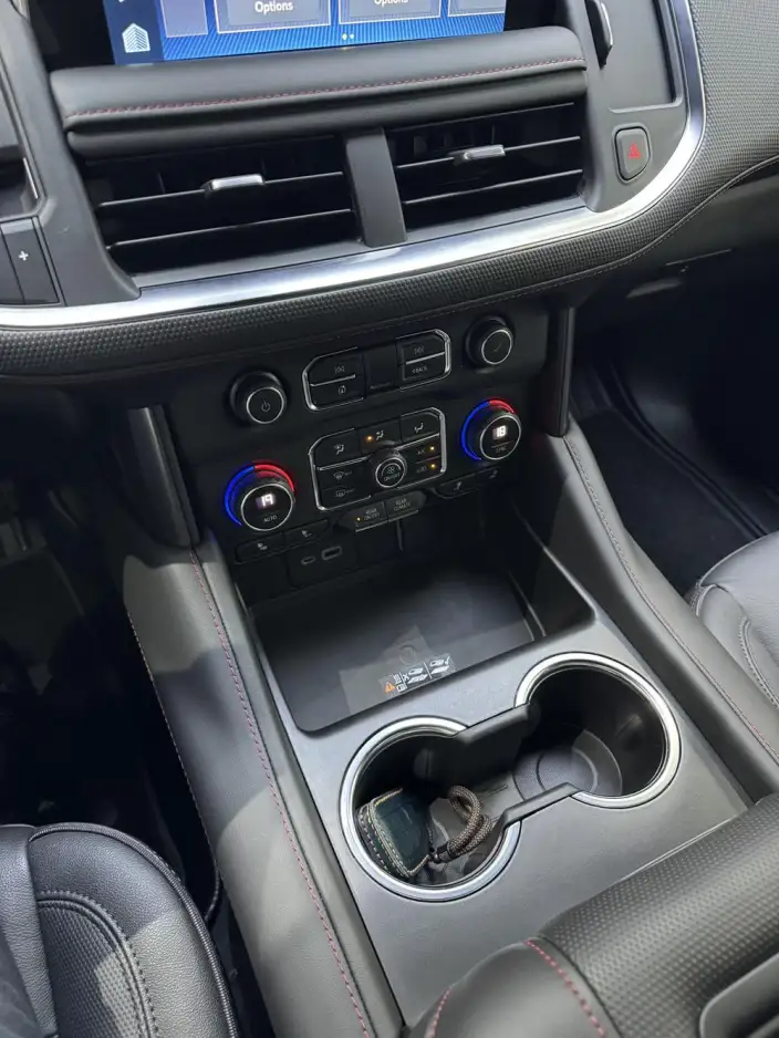 Suburban 2022 Model 5.3L Automatic 4WD 8 seat Parallel Imported – фото 8