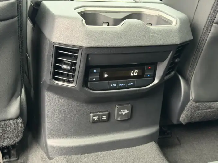 Sequoia 2023 Model 3.5T Automatic 4WD 7 seat Parallel Imported – фото 10