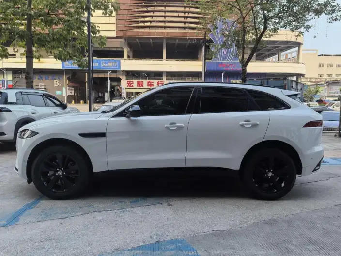 Jaguar F-PACE 2023 Model P250 R-Dynamic BLACK
