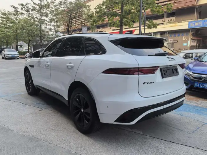 Jaguar F-PACE 2023 Model P250 R-Dynamic BLACK – фото 5