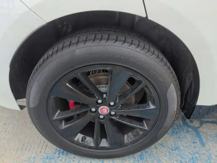 Jaguar F-PACE 2023 Model P250 R-Dynamic BLACK – фото 8