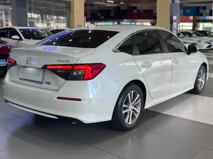 Honda Civic 2022 Model 240TURBO CVT Dynamic Edition – фото 6