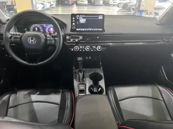 Honda Civic 2022 Model 240TURBO CVT Dynamic Edition – фото 8