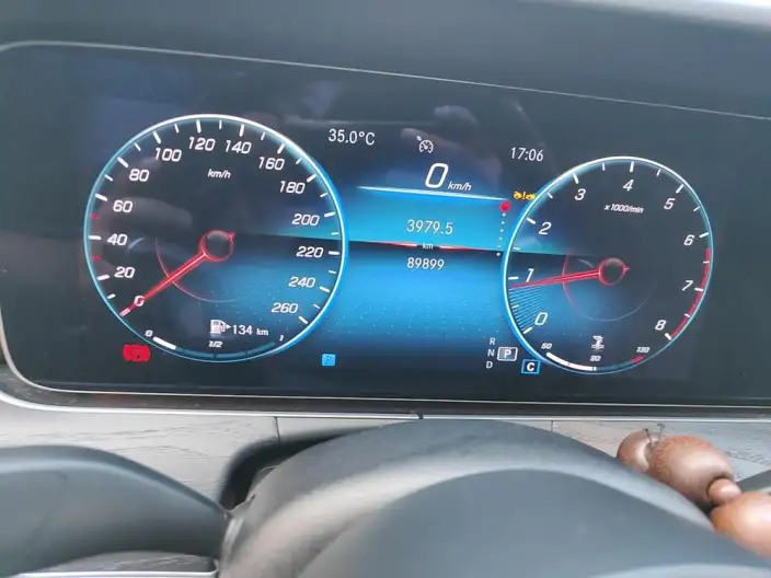 Mercedes-Benz E-Class 2022 Model E 300 L Luxury Model Sports sedan – фото 6