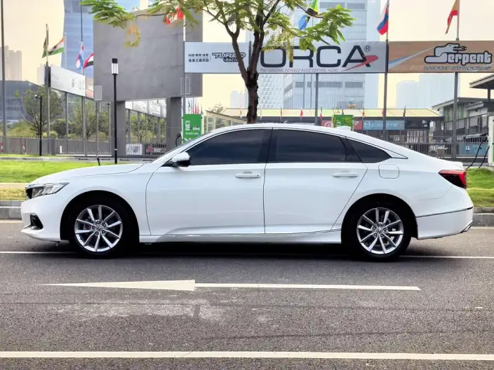 Honda Accord 2022 Model 260TURBO Deluxe Edition – фото 4