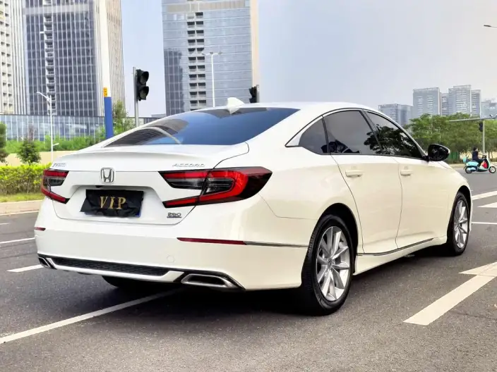 Honda Accord 2022 Model 260TURBO Deluxe Edition – фото 7