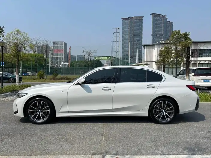 BMW 3 Series 2023 Model 325Li M Sports Set – фото 4