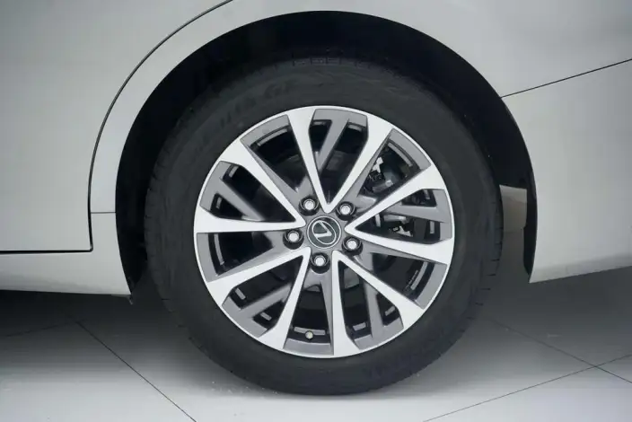 Lexus ES 2022 Model 200 Superior Edition – фото 6