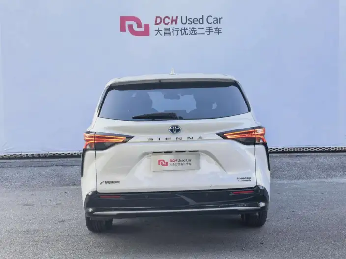Toyota Sienna 2021 Model 2.5L Hybrid Premium Edition – фото 3