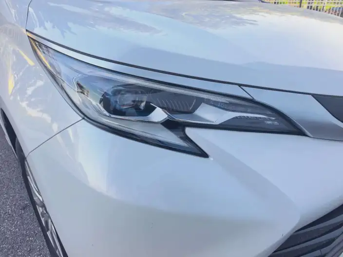 Toyota Sienna 2021 Model 2.5L Hybrid Premium Edition – фото 6
