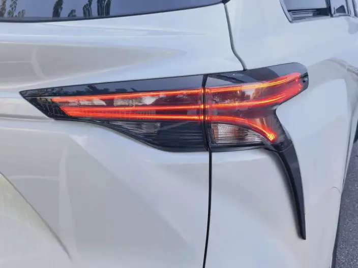 Toyota Sienna 2021 Model 2.5L Hybrid Premium Edition – фото 7
