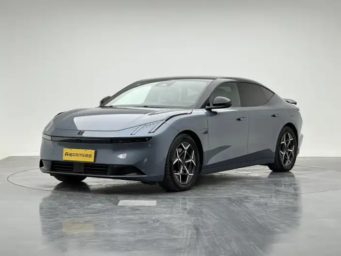 **Lynk & Co Z10** 2024 Model 95kWh 766km Rear Drive Max – фото 1