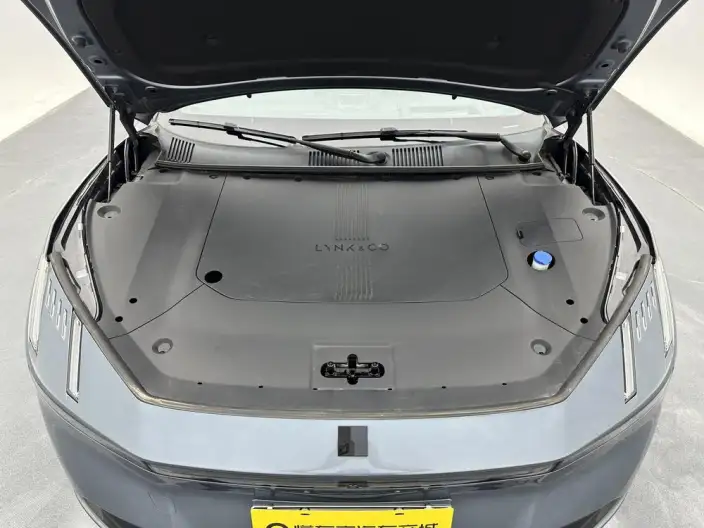 **Lynk & Co Z10** 2024 Model 95kWh 766km Rear Drive Max – фото 10