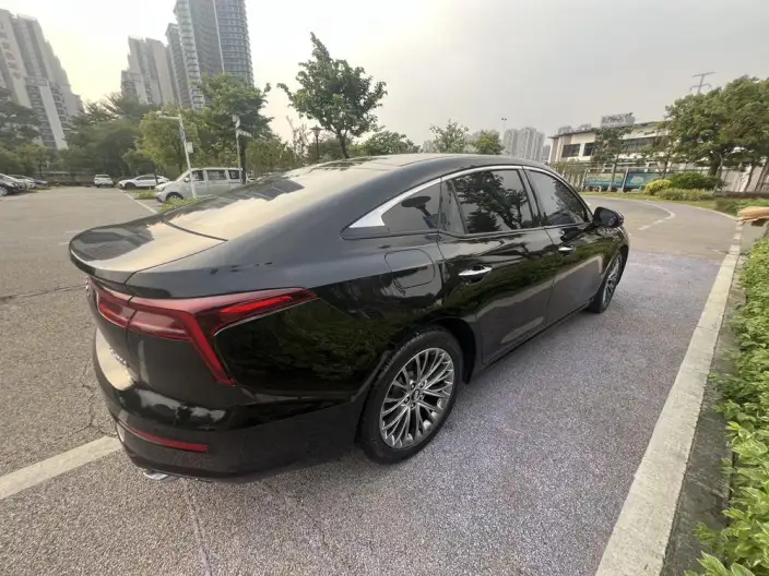 BESTUNE B70 2023 Model Third generation 1.5T Automatic Enjoy Edition Model 70th Anniversary Memorial Edition – фото 6