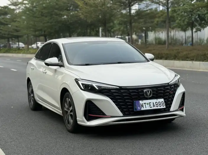 Changan Eado 2023 Model PLUS Changxiang Edition Blue whale NE 1.4T GDI DCT Noble Model – фото 3