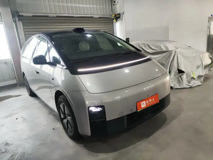 Li Auto MEGA 2024 Model Ultra Edition – фото 2