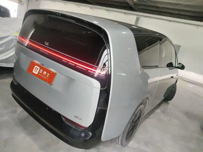 Li Auto MEGA 2024 Model Ultra Edition – фото 4