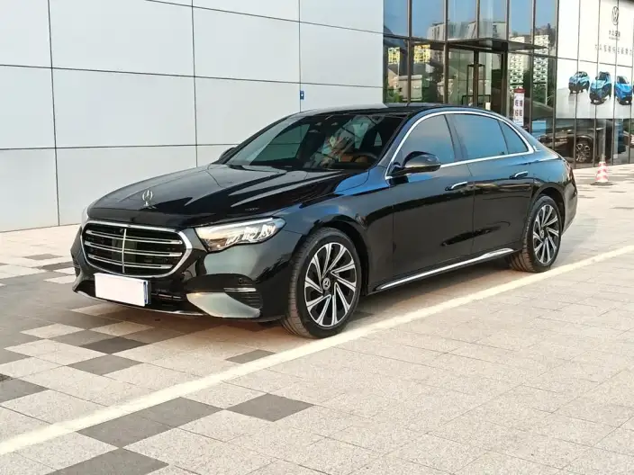 Mercedes-Benz E-Class 2024 Model E 300 L Luxury Model sedan – фото 1