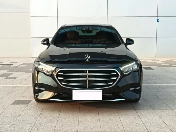 Mercedes-Benz E-Class 2024 Model E 300 L Luxury Model sedan – фото 2