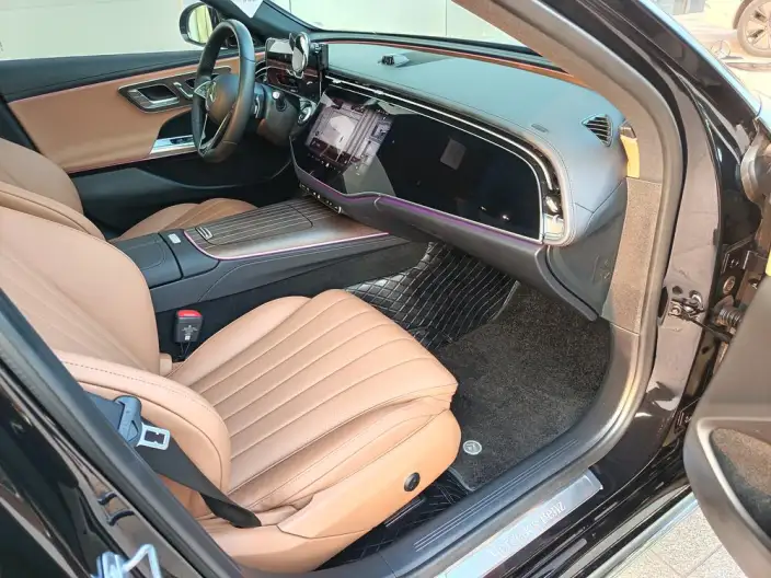 Mercedes-Benz E-Class 2024 Model E 300 L Luxury Model sedan – фото 7