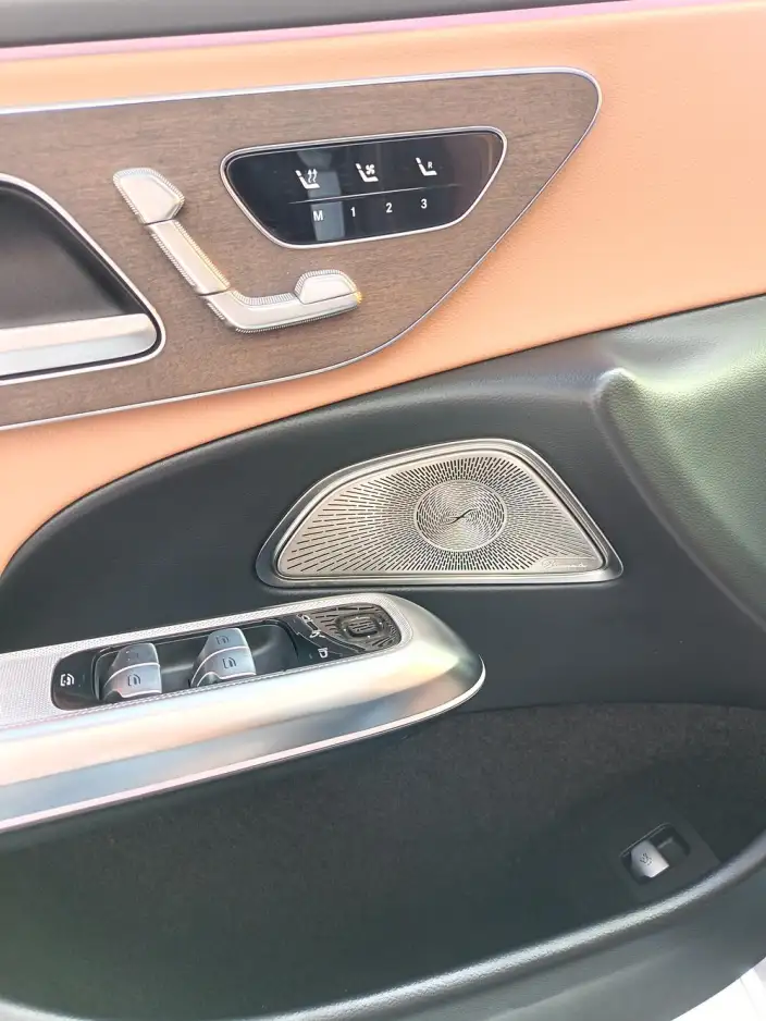 Mercedes-Benz E-Class 2024 Model E 300 L Luxury Model sedan – фото 8