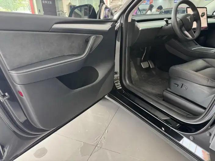 Model Y 2023 Model Rear-wheel drive version – фото 9