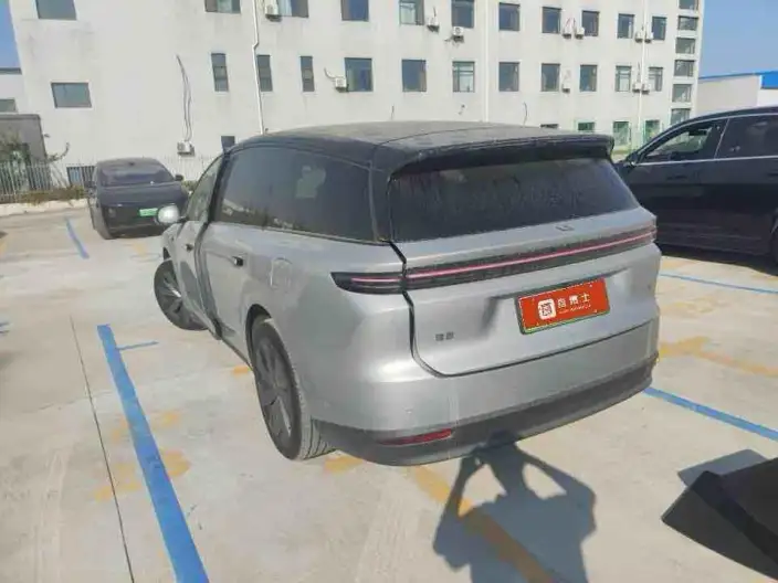 Li Auto i8 2025 Model Standard Edition – фото 3