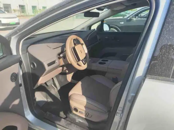 Li Auto i8 2025 Model Standard Edition – фото 9
