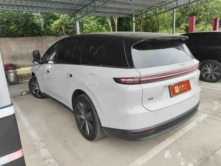 Li Auto i8 2025 Model Standard Edition – фото 3
