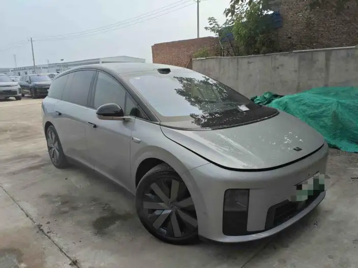 Li Auto i8 2025 Model Standard Edition – фото 2